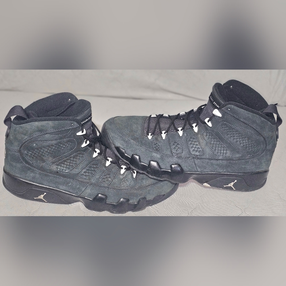 Air Jordan 9